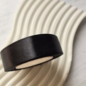 تصویر ربان ساتن مشکی عرض ۲.۵ سانتیمتر 