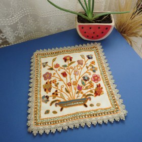 تصویر رومیزی پته دوزی کوچک رومیزی یا جانماز پته