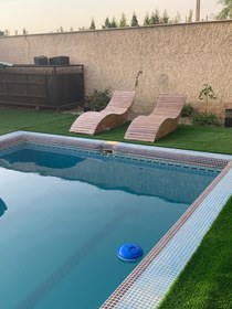 تصویر تخت استخری چوبی 