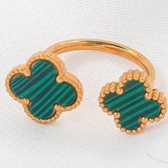 تصویر انگشتر ونکلیف سنگ سبز 