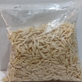 تصویر خلال بادام 