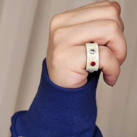 تصویر انگشتر نگین دار 