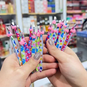 تصویر فروشگاه لوازم آرایشی برفین