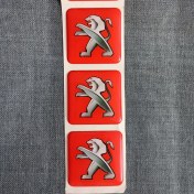 تصویر برچسپ سیلیکونی لوگو پژو 