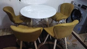 تصویر میز و صندلی چهارنفره مینیمال مدل زین اسبی پایه ایفلی 