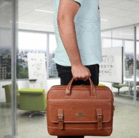 تصویر اداری دیپلمات 