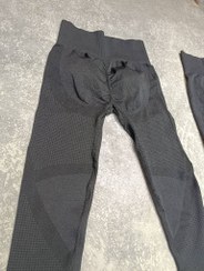 تصویر لگ سیملس پشت کشدار 