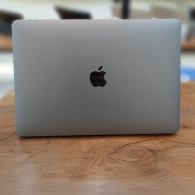 تصویر لپ تاپ اپل مک بوک پرو ۲۰۲۰ ظرفیت ۲۵۶ گیگابایت رم ۸ گیگابایت پردازنده Core i5 سایز ۱۳.۳ اینچ 