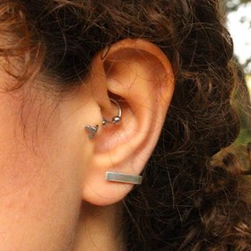 تصویر پیرسینگ نقره خم 