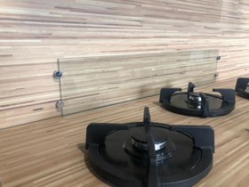 تصویر شیشه محافظ پشت گاز 