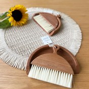 تصویر جارو چوبی دسته‌ دار 