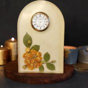 تصویر ساعت رومیزی تمام رزین مدل گل رز طبیعی 