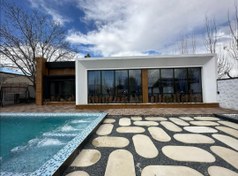 تصویر موزائیک پلیمری طرح بیضی سایز ۵۰ در ۱۰۰ رنگ سفید و طوسی و ذغالی 