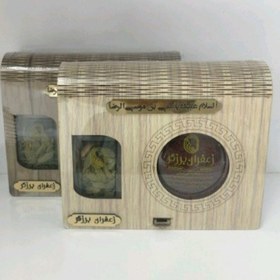 تصویر زعفران جعبه کادویی راش و به همراه هل 