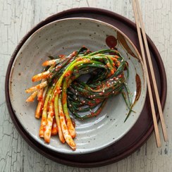 تصویر کیمچی پیازچه یک کیلویی Onion kimchi