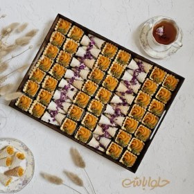 تصویر سینی میکس ترحلوای زعفرانی 