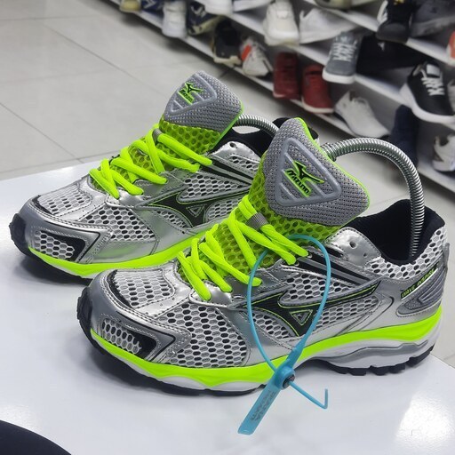 Mizuno wave resolute 2013 on sale