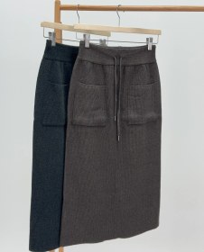 تصویر دامن بافت جیب‌دار 