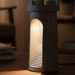 تصویر چراغ رومیزی پله‌دار بتنی برج‌نور 