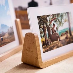 تصویر قاب عکس چوبی مینیمال ساخته شده با چوب راش Wooden photo frame