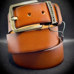 تصویر یک جین کمربند زبانه دار 