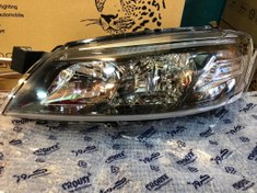 تصویر چراغ جلو رانا پلاس کروز 