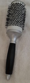 تصویر برس پیچ سایز بزرگ برند پریمکس برای براشینگ و استایل دادن به مو ا Large metal screw brush for brushing Large metal screw brush for brushing