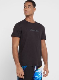 تصویر تی‌شرت یقه گرد لوگو برند Calvin Klein Logo Crew Neck T-Shirt