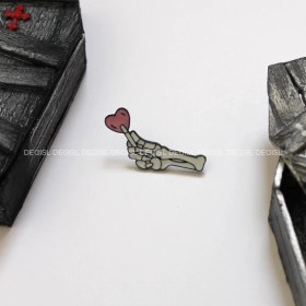 تصویر پین اسکلت و قلب - کد565 