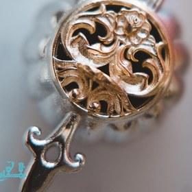 تصویر آویز ساز کمانچه 