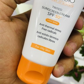 تصویر کرم ضد آفتاب رنگی SPF 50+ پوست چرب کانبیو (light 02) Conbio Tinted light02 Sunscreen Cream SPF 50 For Oily Skin