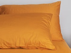 تصویر روبالشی نخی سایز استاندارد 50*70 طرح نارنجی ساده – لایکو 