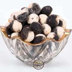 تصویر کشک قره قروتی گرد دو رنگ 