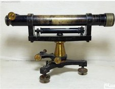 تصویر دوربین ترازیاب بسیار قدیمی و آنتیک 