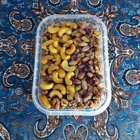 تصویر معجون عسل چهار مغز(پسته بادام هندی مغز بادام درختی و گردو) با کیفیت 650 گرمی 