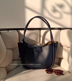 تصویر کیف هَلنا - کرمی 