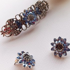 تصویر گوشواره و گل سر آبی 