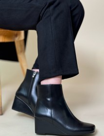 تصویر نیم بوت ناوا 