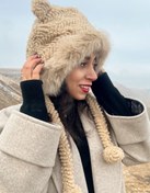 تصویر کلاه بافت منگوله دار - کرم 