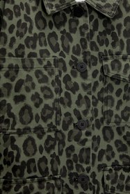 تصویر ژاکت زنانه برند پل اند بیر رنگ سبز مدلPULL&BEAR Leopard print worker jacket 