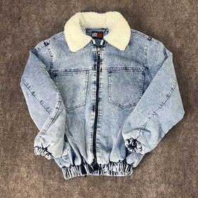 تصویر کاپشن لی پفی 