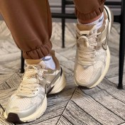 تصویر کتانی نایکی V2K رنگ کرم مناسب زنانه و مردانه 