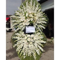 تصویر تاج گل ترحیم با گل های طبیعی 