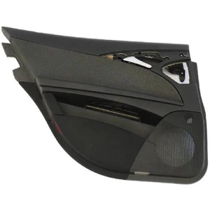 تصویر فروشگاه لوازم یدکی بنز استور