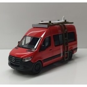 تصویر مدل خودرو مینی‌بوس مرسدس بنز اسپرینتر در مقیاس 1:50 دیانومی MAISTO 12 سانتی‌متر اورجینال Maisto 