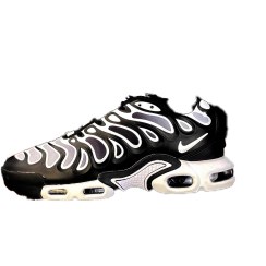 تصویر کتونی نایک مدل ایرمکس پلاس تی ان مشکی سفید Nike Air Max TN Plus Drift Black White 