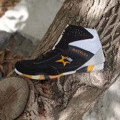 تصویر کفش کشتی حرفه ای سایزبندی تکمیل با طراحی منحصر به فرد 