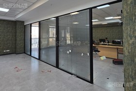 تصویر پارتیشن شیشه ای دوجداره فریملس glass partition