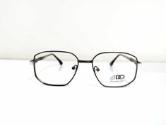 تصویر عینک طبی زنانهDiamondمدل69008 