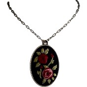 تصویر گردنبند گلدوزی رز دو رنگ 